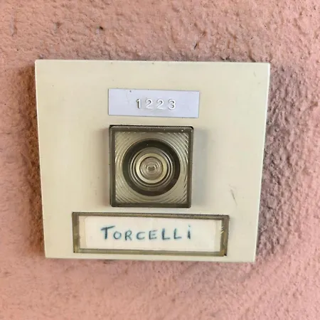 Beachside T2 With Balcony & Free Parking Sainte-Maxime